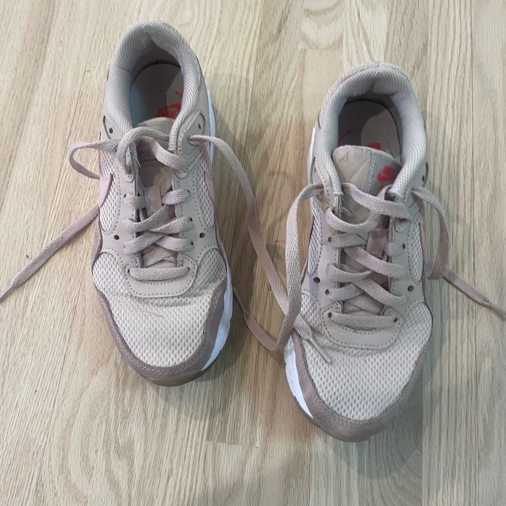 Nike Air Max. Size 7. Dusty rose.
